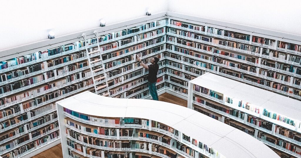 5 Must-Read Books For Anyone Thinking About Going to Business School