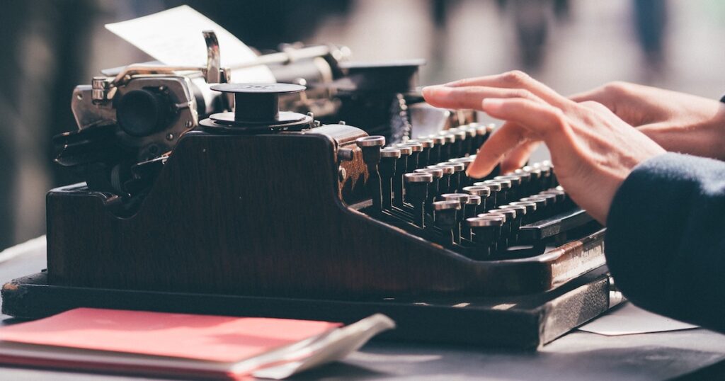 How to Write Strong Hooks (Introductions in Articles)